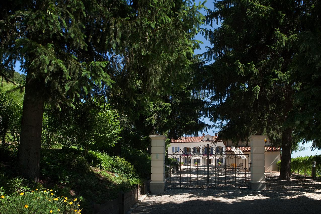 Neviglie Marcarini Agriturismo מראה חיצוני תמונה