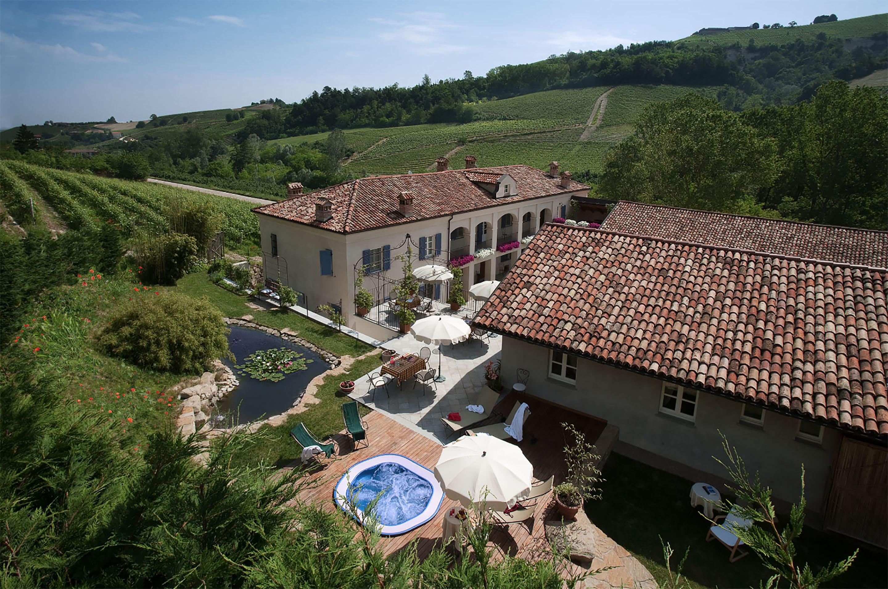 Neviglie Marcarini Agriturismo מראה חיצוני תמונה