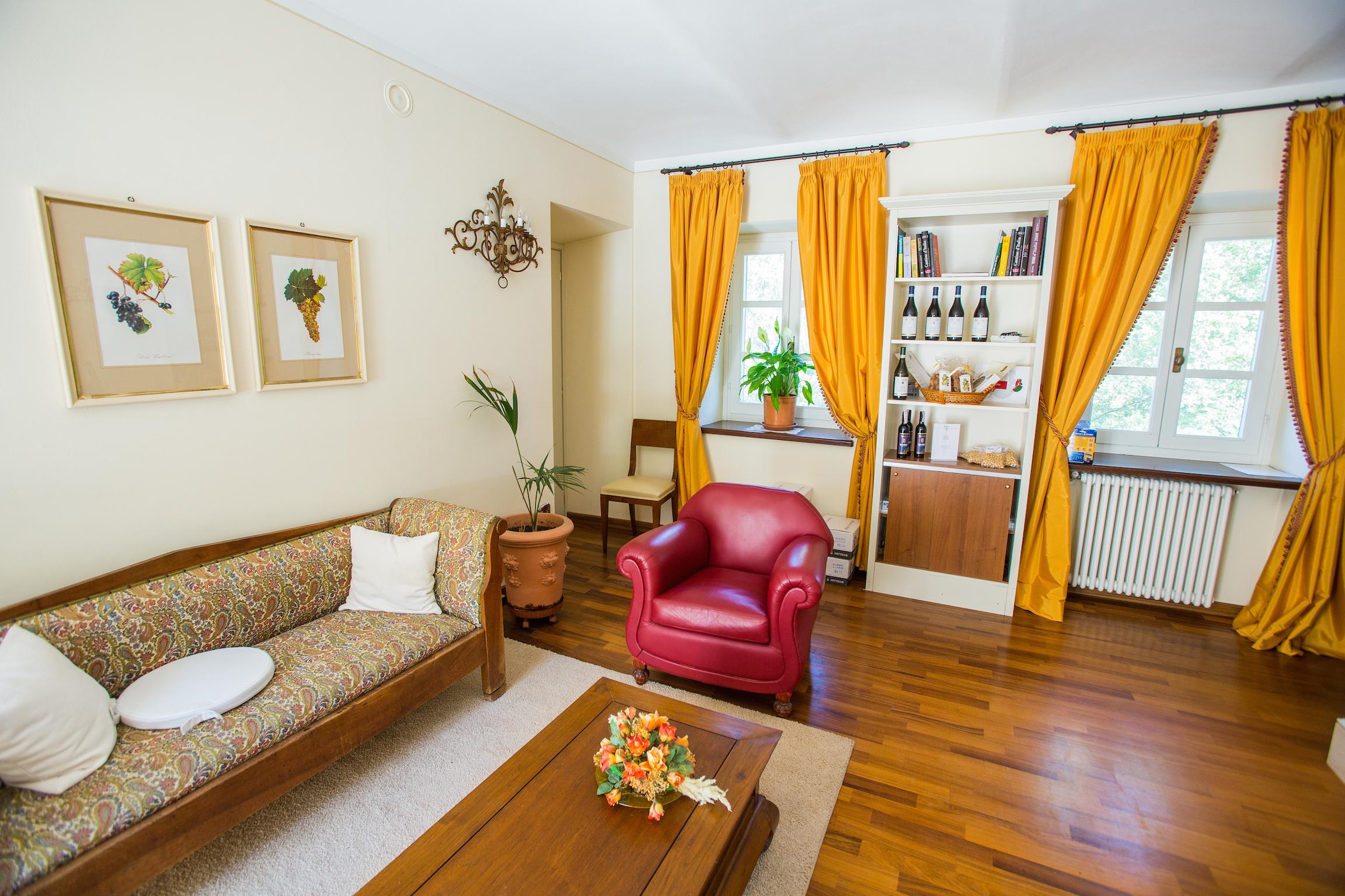 Neviglie Marcarini Agriturismo מראה חיצוני תמונה