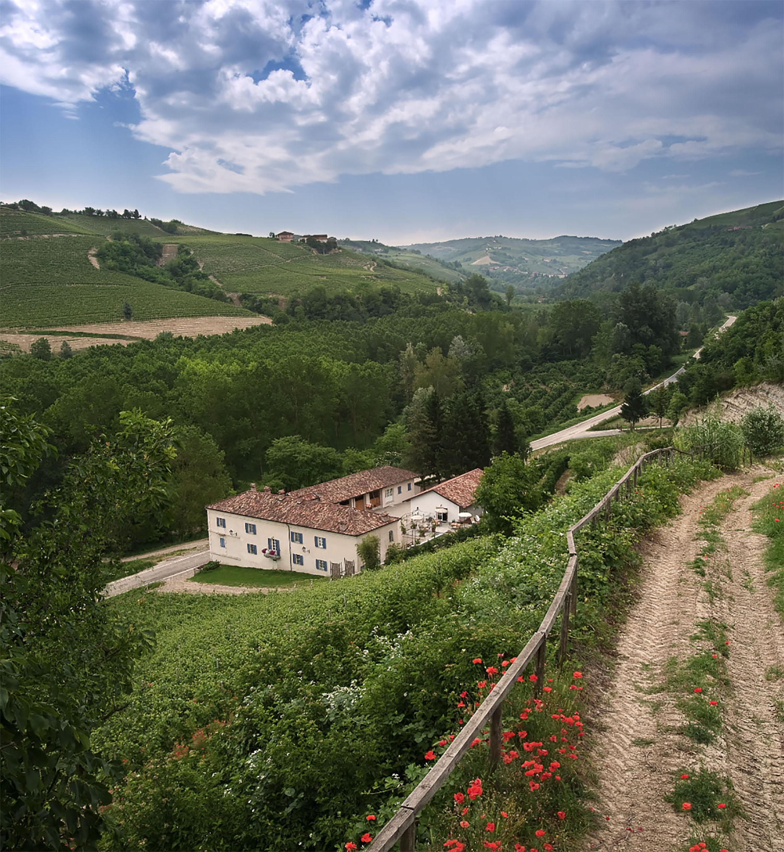 Neviglie Marcarini Agriturismo מראה חיצוני תמונה